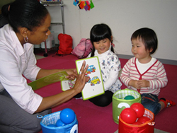 幼児英会話教室の授業風景